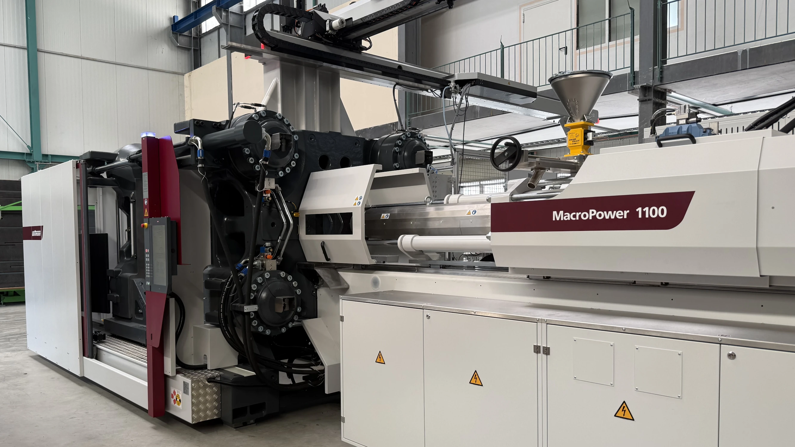 Machine with 11.000 kN clamping force